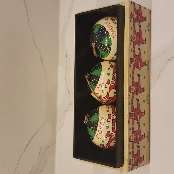 christmas Wooden Box with 3 Ornaments Santa Clause 9.5"l x 4"w x 3.25"h - Picture 10 of 10